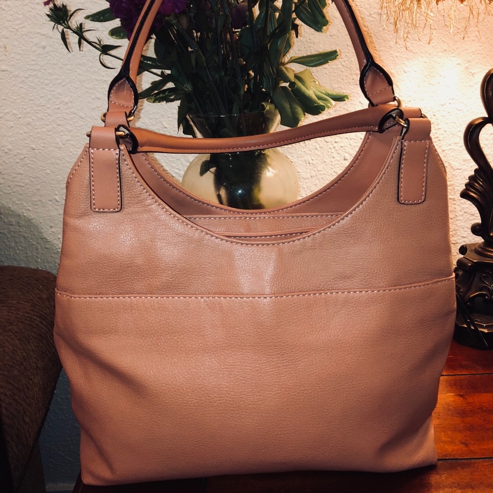 Apt. 9® Brooke Pebbled Triple Entry !